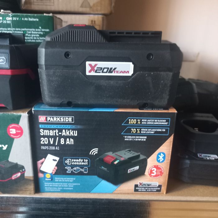 Акумулятори і зарядні пристрої Parkside 12V  20V