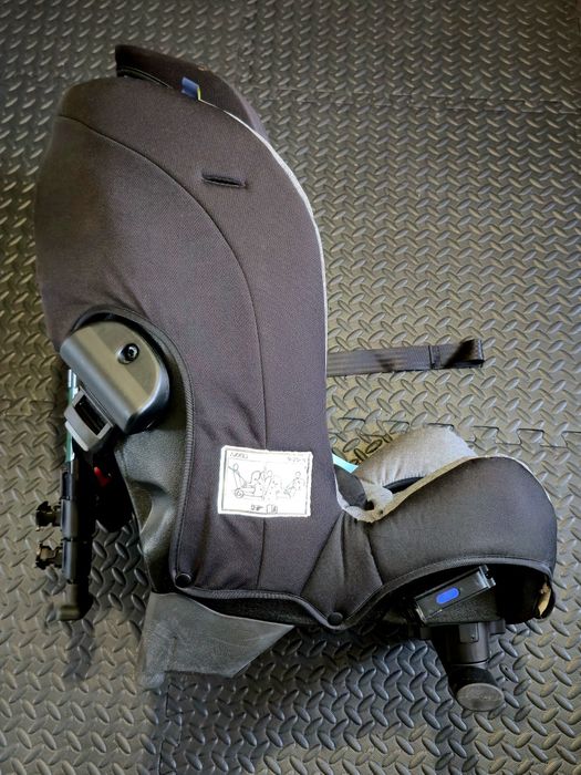 Fotelik samochodowy Axkid Minikid 9/25 kg