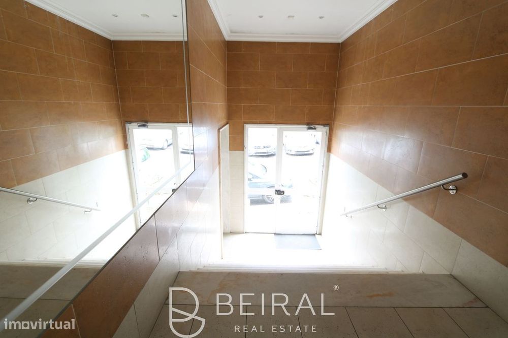 Apartamento T2 às portas de Lisboa, com varanda, vista e estacionamen