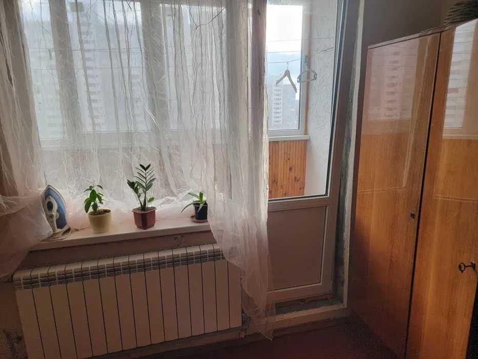 Продаж 1 кім на Заболотного 78 Теремки