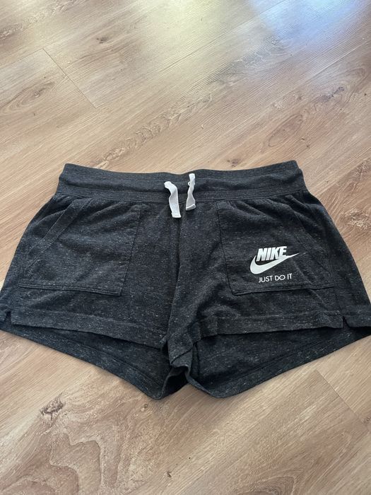 Krótkie spodenki Nike r L