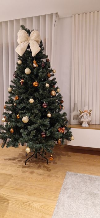 Árvore de Natal  de 2.10m nova usada uma época Natalícia