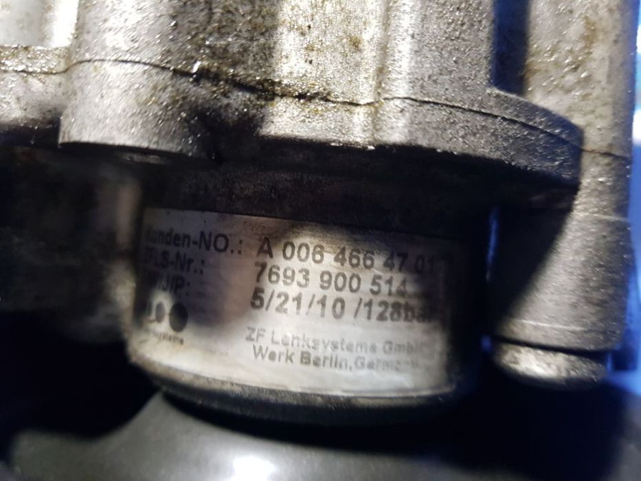 Bomba da direção direcção assistida Mercedes w204 w212 w218 w207 ClS