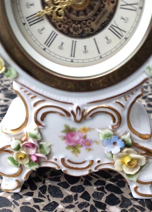 Porcelanowy zegar Drezno Mercedes