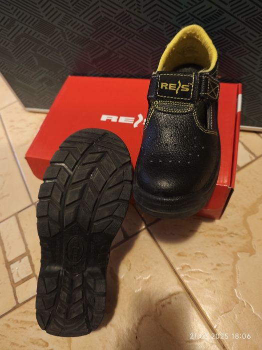 Ochronne obuwie robocze