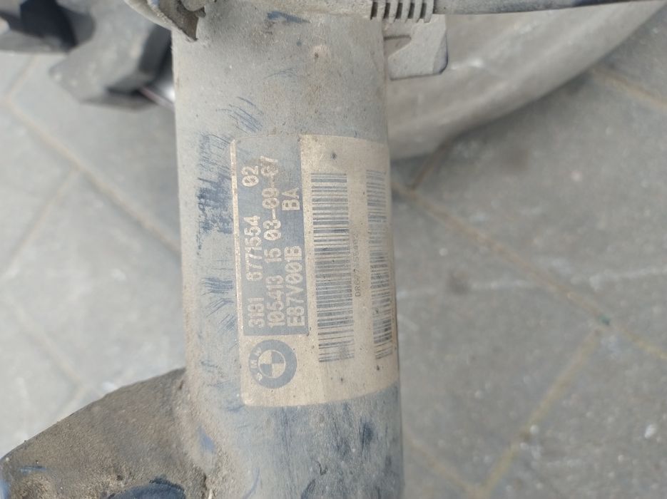 Zwrotnica amortyzator gira BMW E90 E91 Lift