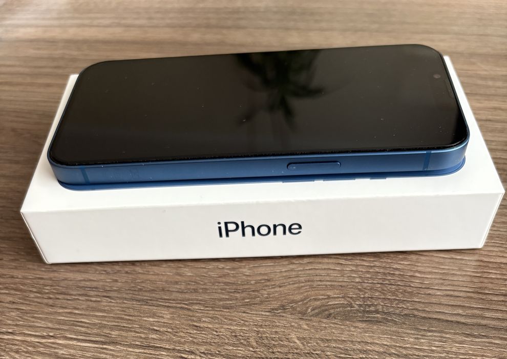 iPhone 13 blue 128 gb
