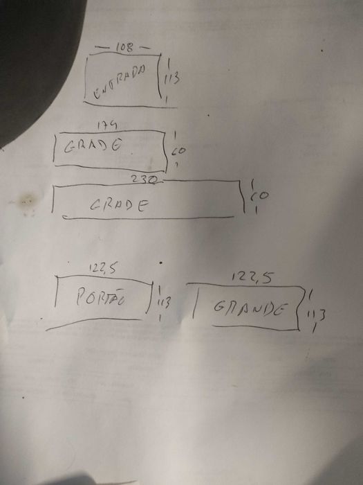 Portões e gradeamento de muro em Ferro