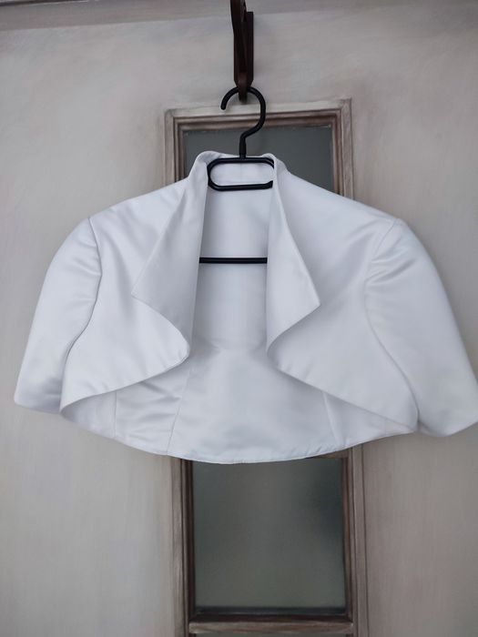 Krótkie białe satynowe bolerko ślubne narzutka z krótkim rękawem S 36