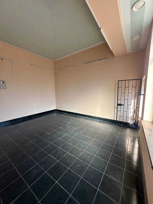 ЖД Вокзал 25м2 Здам ФАСАДНЕ Видове приміщення з Парковкою біля ЗУПИНКИ