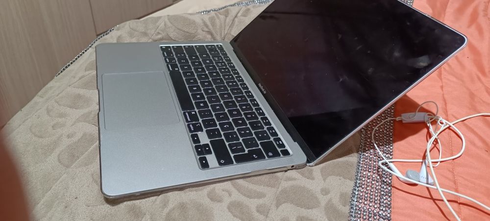 Apple MacBook Air M1