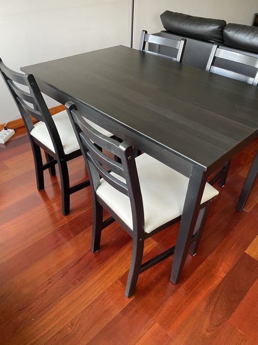 Mesa de jantar e cadeiras Ikea excelente estado