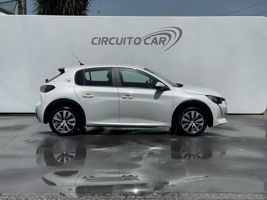 Peugeot e-208 50 kWh Active