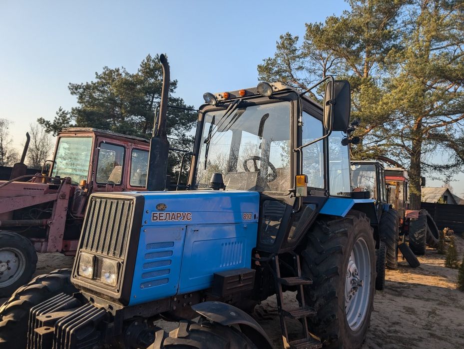 Капот/Кабіна/Запчастини на Трактор МТЗ 82 Кабіна Кабина МтЗ 892  є усе