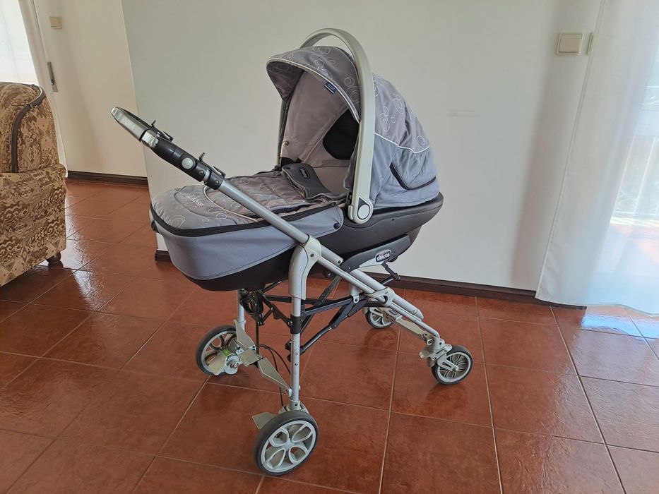 Carrinho chicco living trio