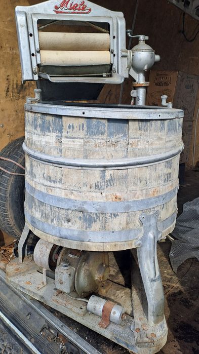 Stara antyczna pralka Miele elektryczna