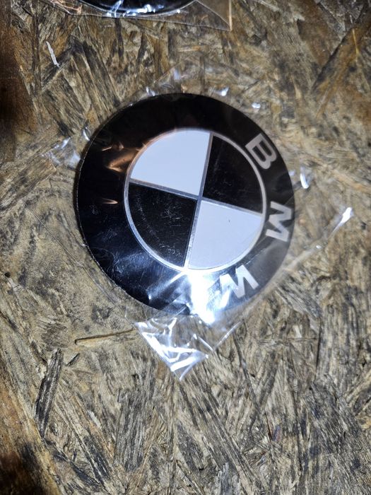 Emblemat maski Znaczek Bmw E90 E60 E87 E91 E61 E81 E46 X1 E84 PRZÓD