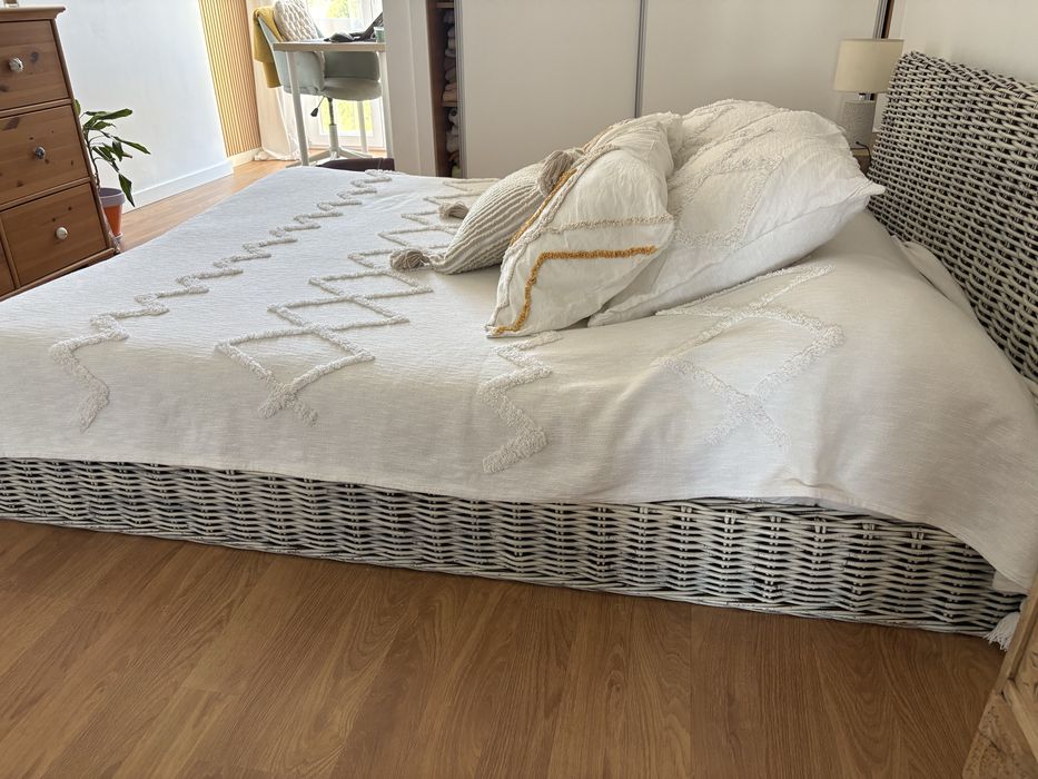 Cama de casal em verga branco pintado decape