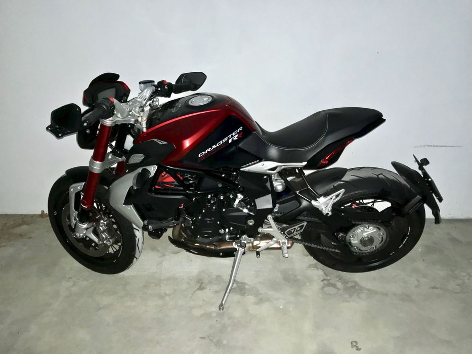 MV Agusta Dragster 800 RR (140 cv)