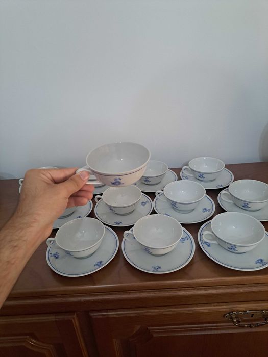 Conjunto de Chá em Porcelana Portuguesa – Vintage