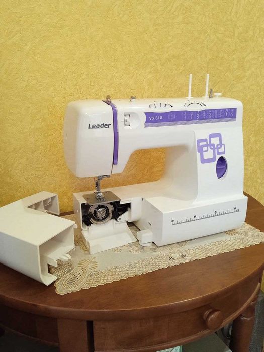 Багатофункціональна швейна машинка Leader VS 318