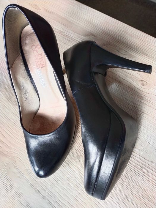 Eleganckie szpilki czarne skórzane