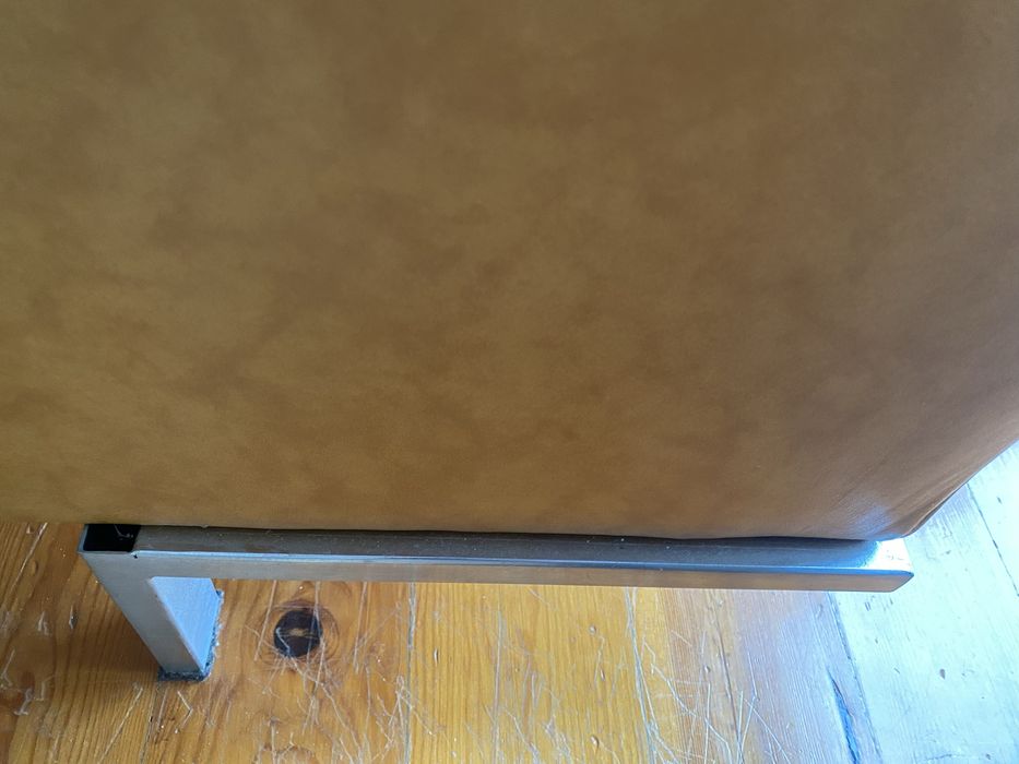 Sofa Perobell em pele de bufalo 3 lugares