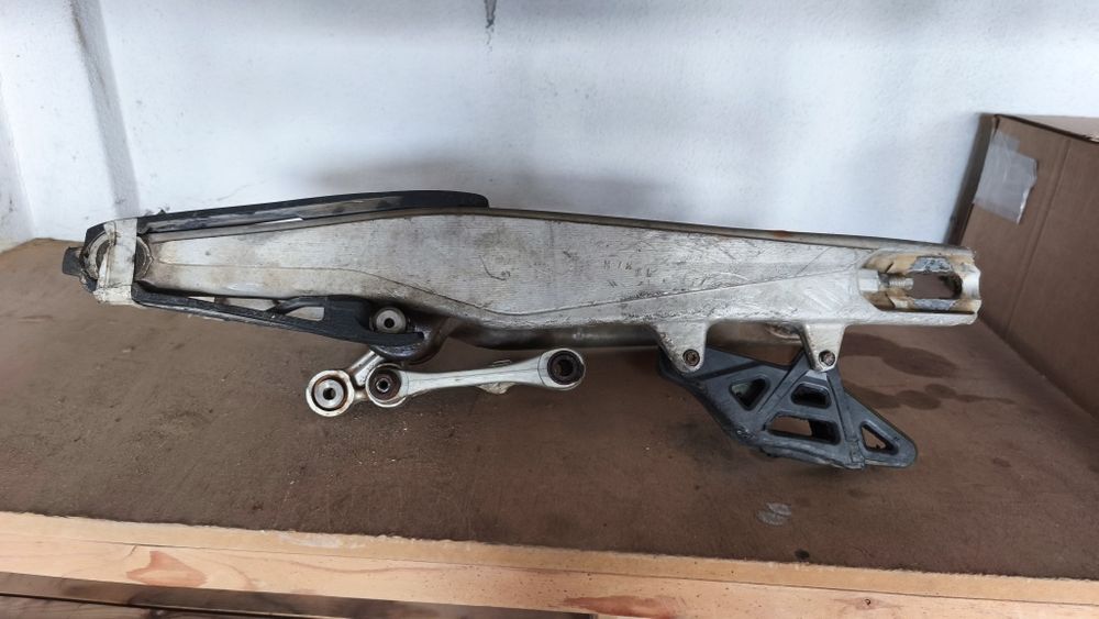 Escora Husqvarna 2015