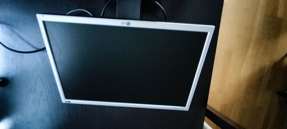 Monitor 19'' super stan