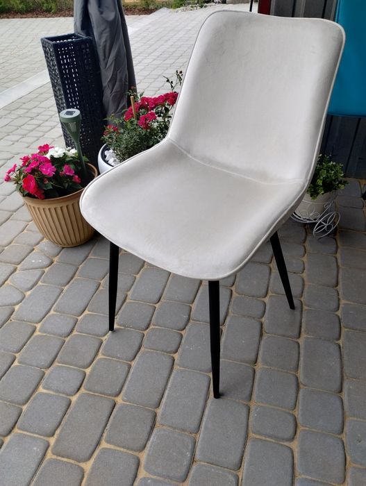krzesła do salonu,pokoju -nieużywane