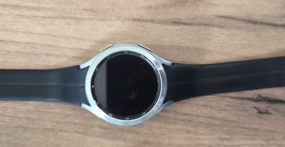 Używany, zalany zegarek Samsung Galaxy Watch 4 Classic