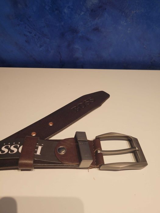 Brązowy męski skórzany pasek Boss 120 cm