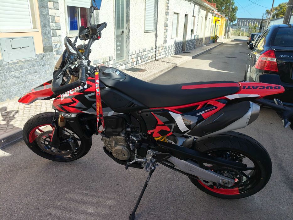 Ducati Hypermotard 698