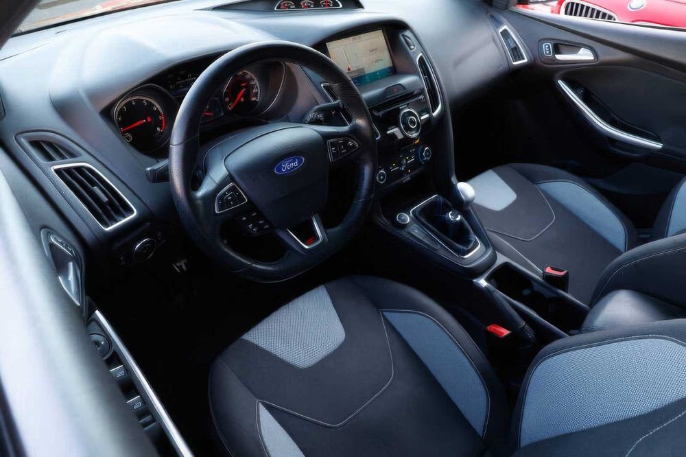 Ford Focus ST      2017