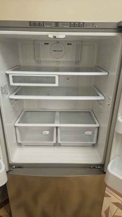 Холодильник Samsung 3-х дверний