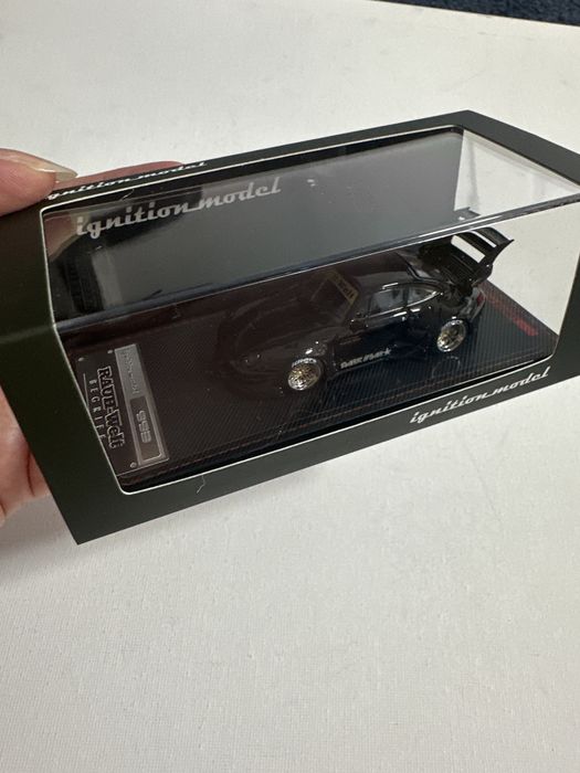 Ignition model 1:64 porsche rwb 993 black 3870 rauh-welt