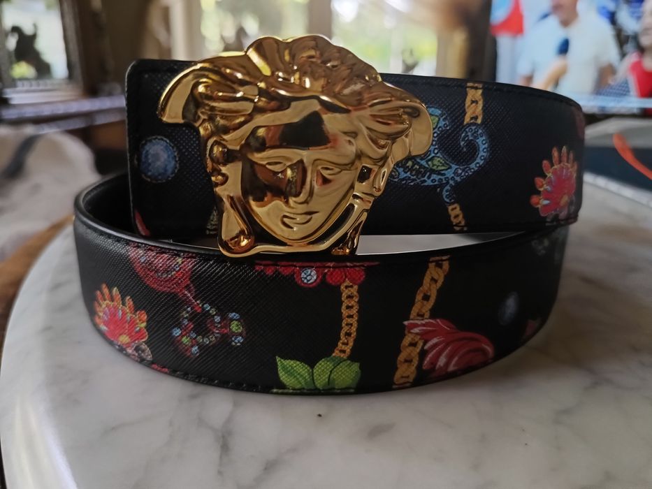 Nowy pasek Versace.
