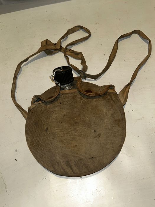Stara MENAŻKA w etui,pokrowcu