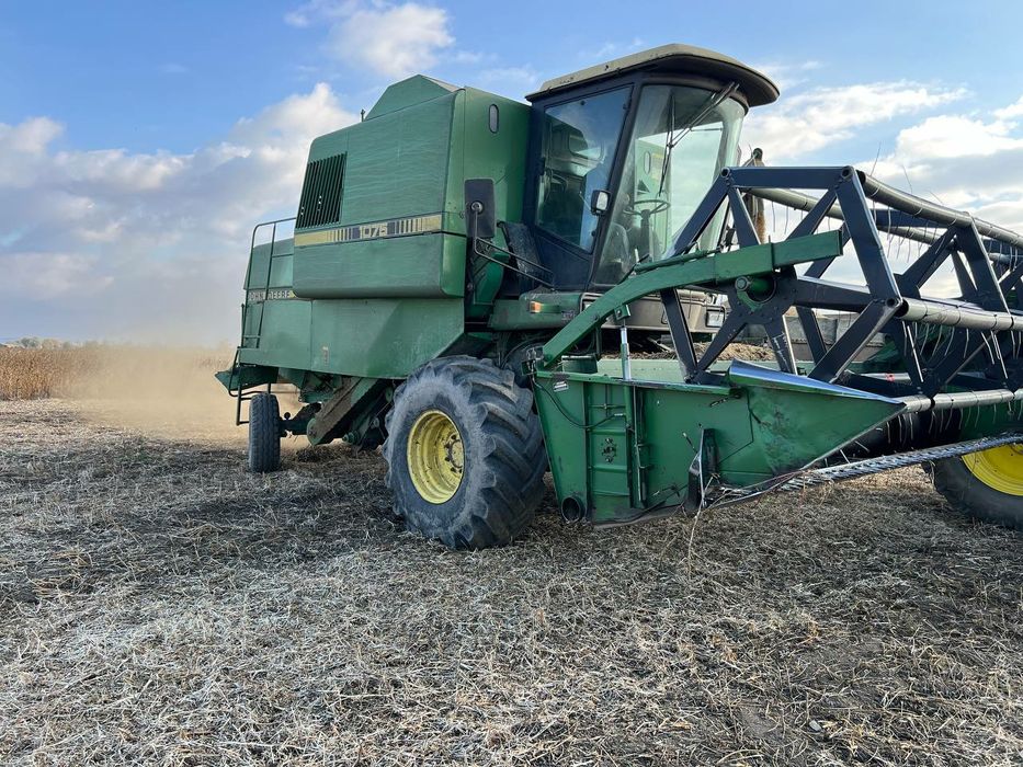 комбайн John Deere 1075