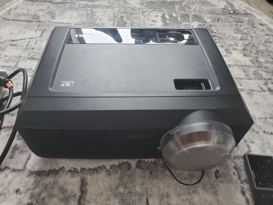 Проектор короткофокусный (КФ) Dell S300WI ,HD , экран 100" с 1метра