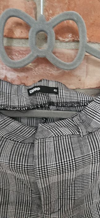 Spodnie damskie w kratę cropp 40 42 elegancko sportowe