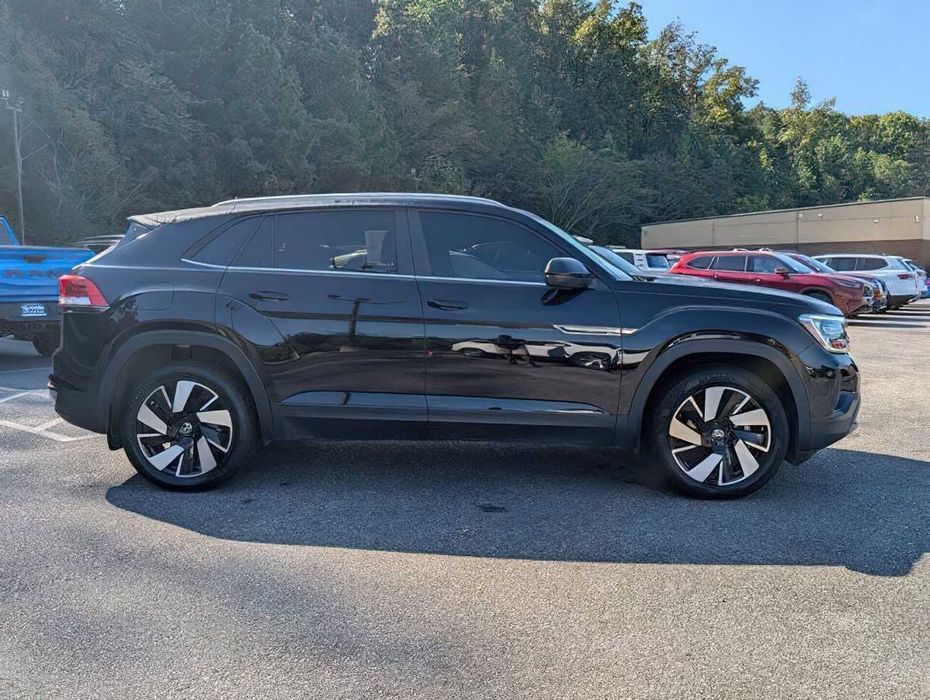 Volkswagen Atlas      2024
