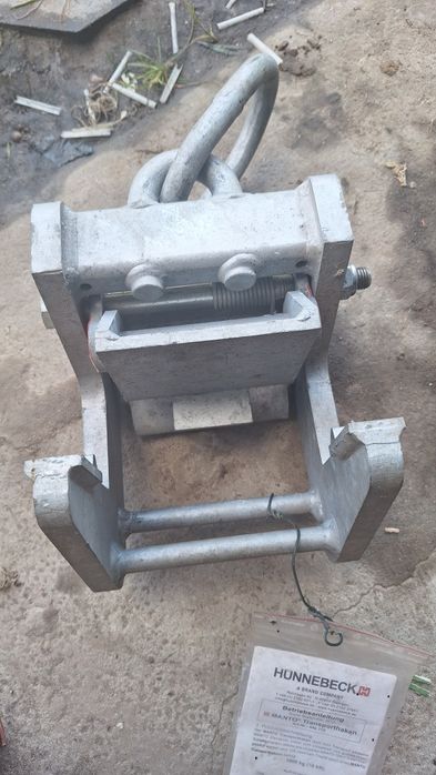 Uchwyt dźwigowy do szalunku