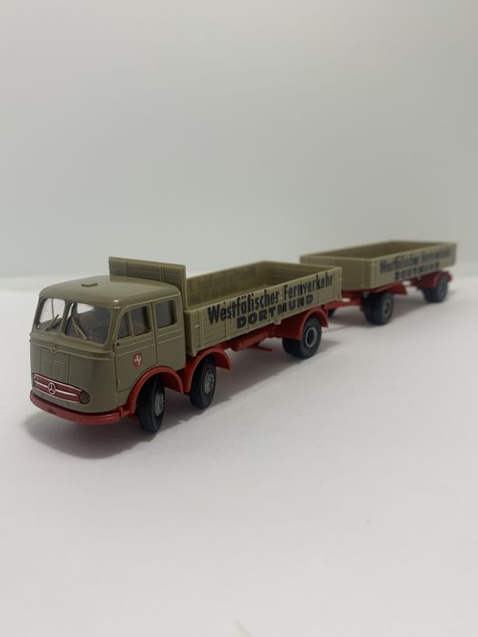 Mercedes Benz LP 333 da Brekina escala 1/87
