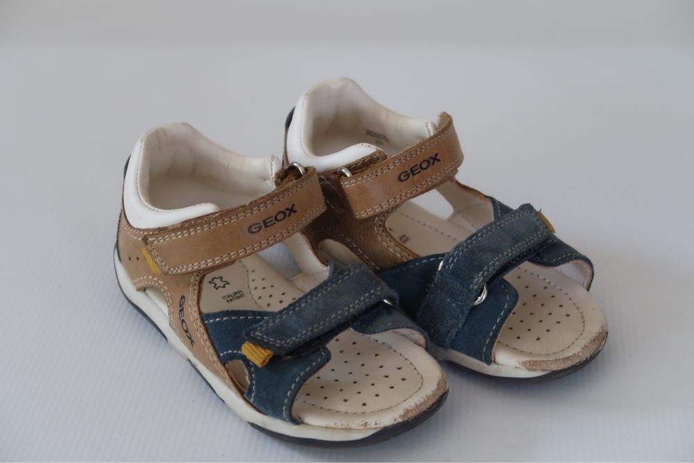 Sandały dziecięce Geox r. 25 skórzane dobry stan