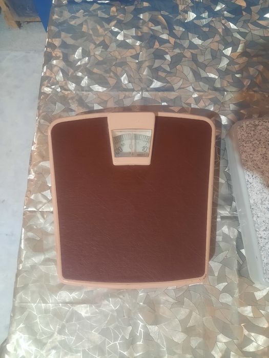 Ваги напольні механічні електроні .