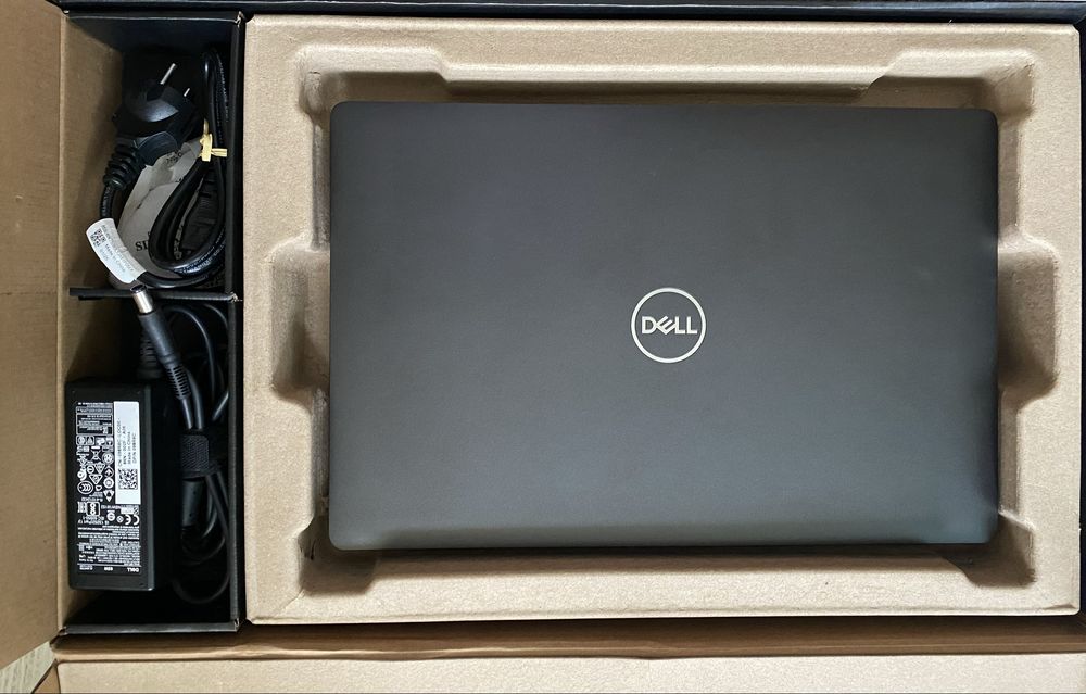 DELL Latitude 5500•15.6"IPS сенсор•Core i7-8665U•8/16•256SSD
