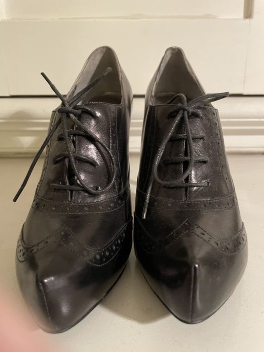 Sapatos da Guess 39