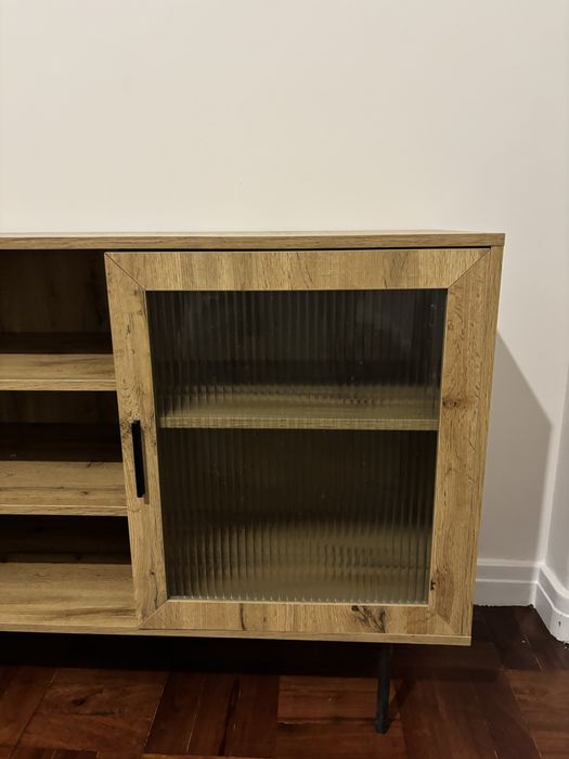 Vendo movel de TV SKLUM usado