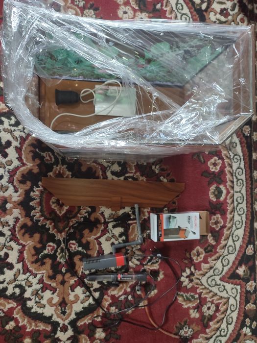 Акваріум з повним  комплект